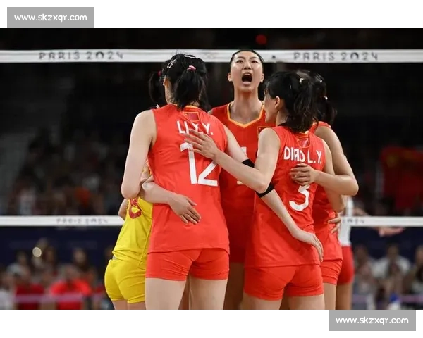 中国女排与土耳其女排激战正酣 两队巅峰对决呈现精彩对攻之战